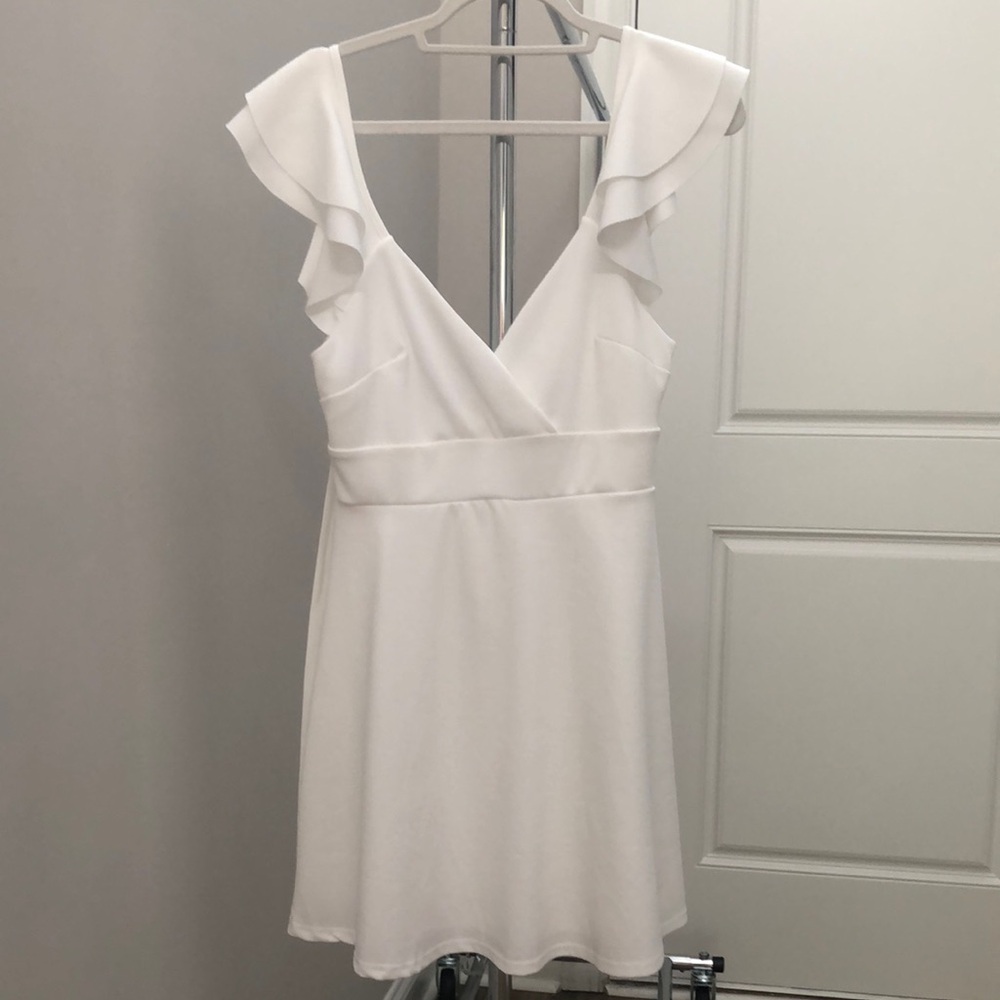 Altar’d State (Med) White Ruffle Sleeve Dress